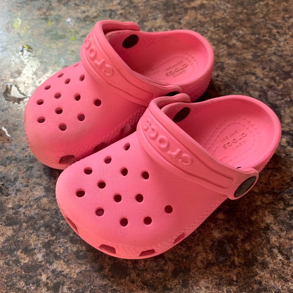 Toddler crocs